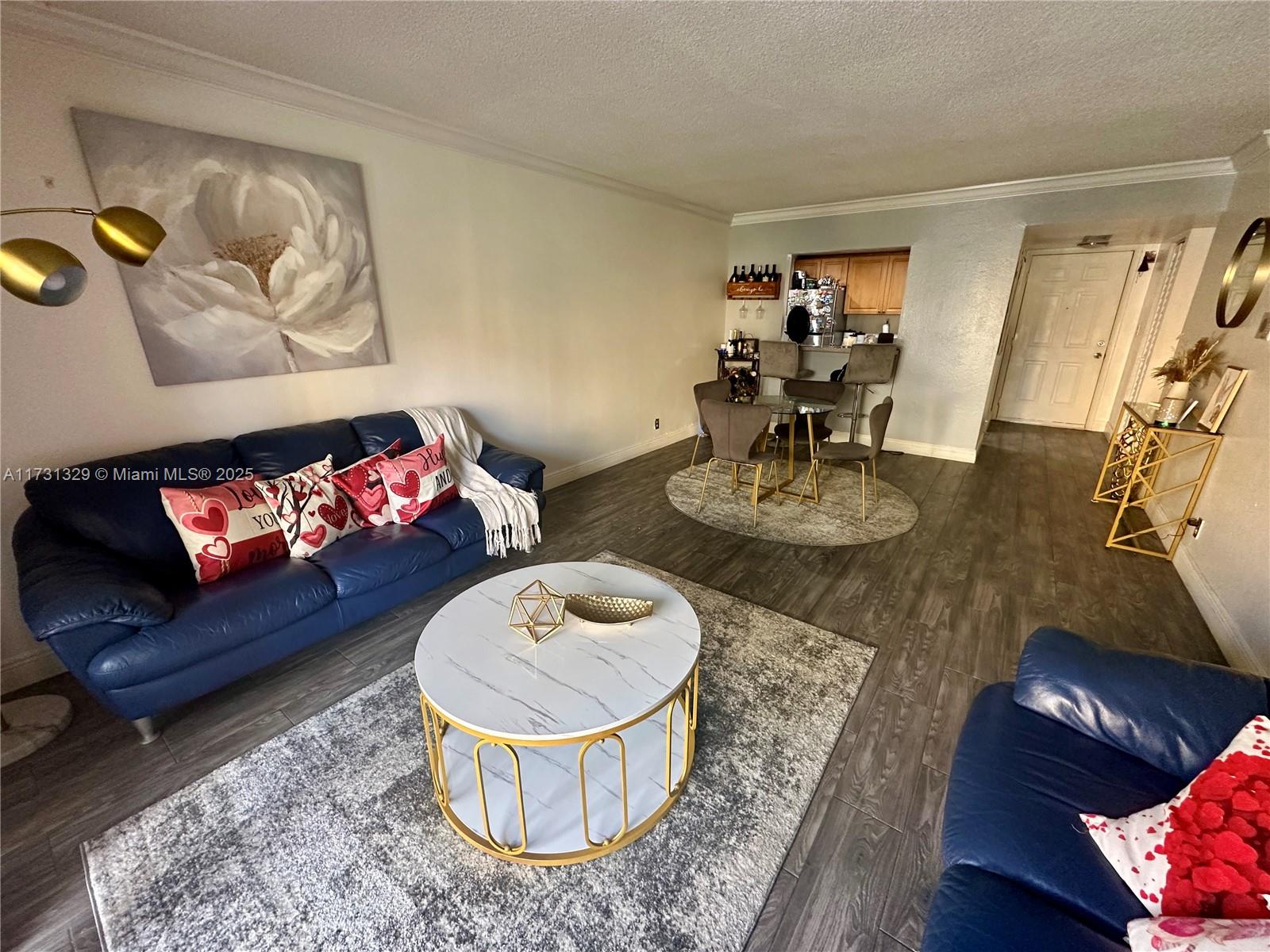 VENETIAN GARDENS AT COUNT - Residential