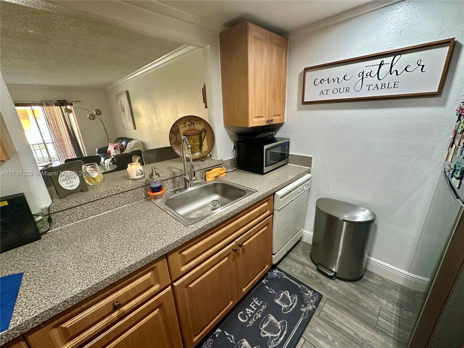 VENETIAN GARDENS AT COUNT - Residential