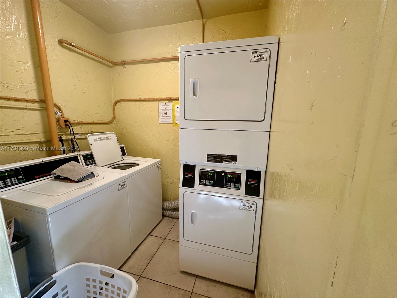 VENETIAN GARDENS AT COUNT - Residential