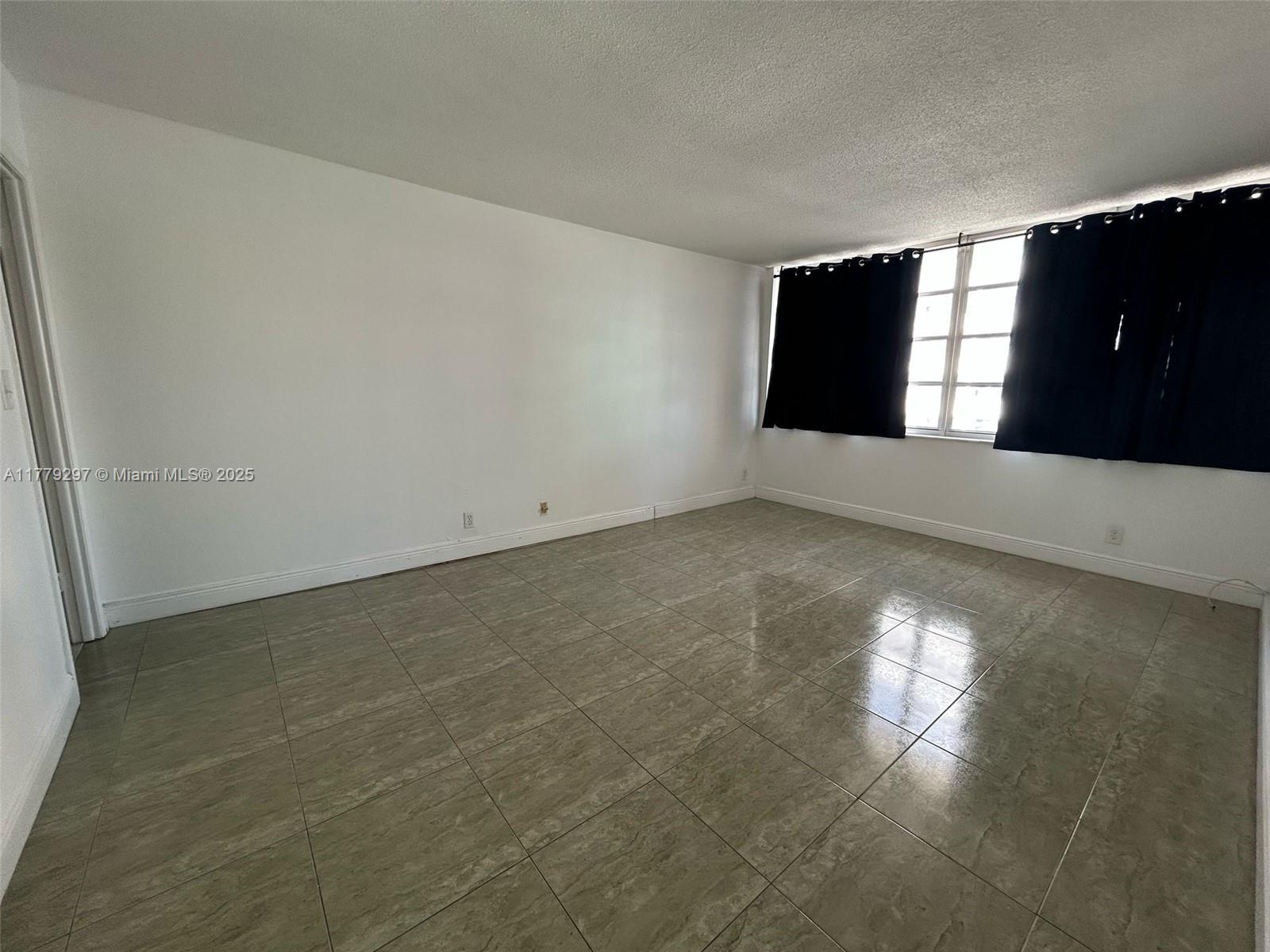 IMPERIAL TOWERS CONDO - Residential