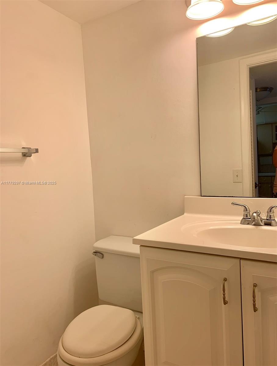 IMPERIAL TOWERS CONDO - Residential