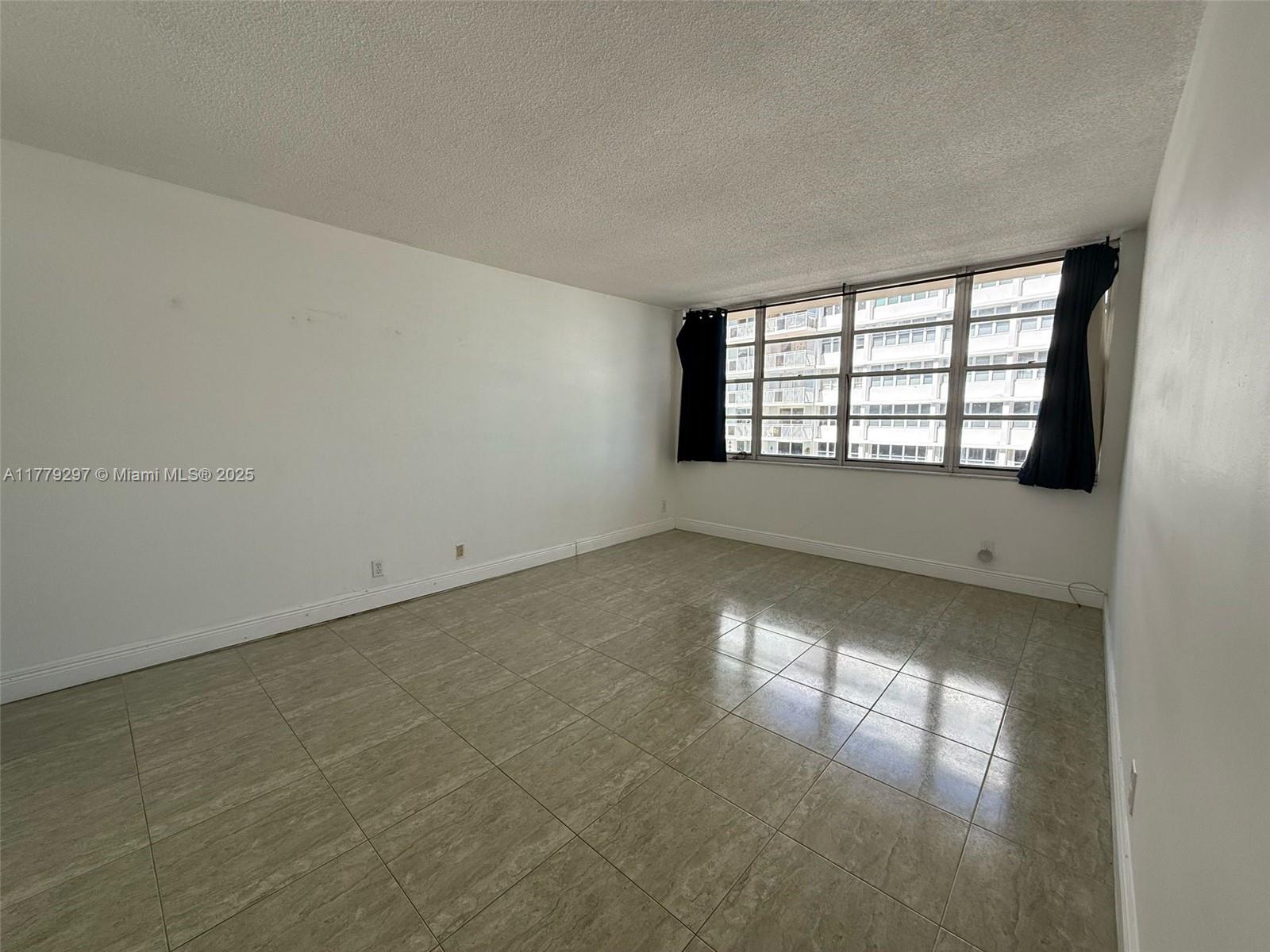 IMPERIAL TOWERS CONDO - Residential