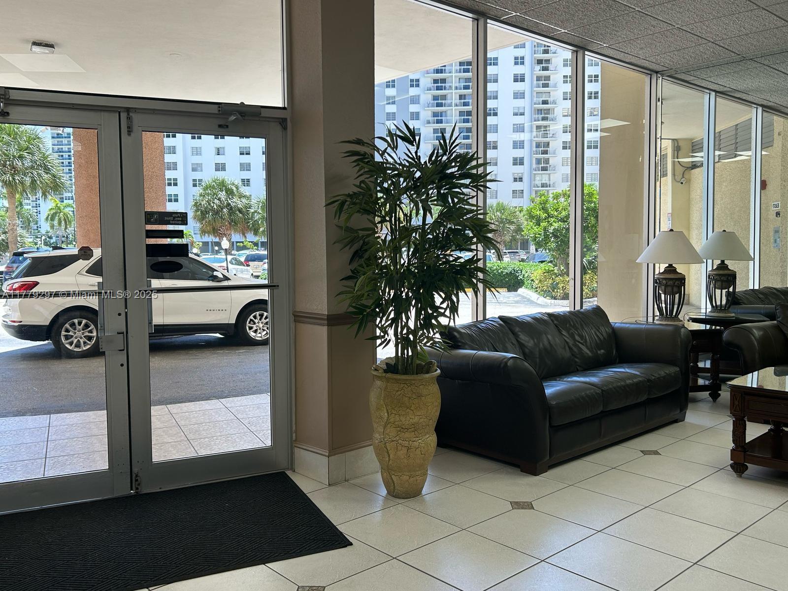 IMPERIAL TOWERS CONDO - Residential