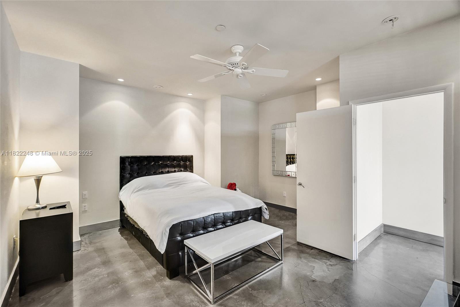 THE PALM BAY YACHT CLUB C - Residential