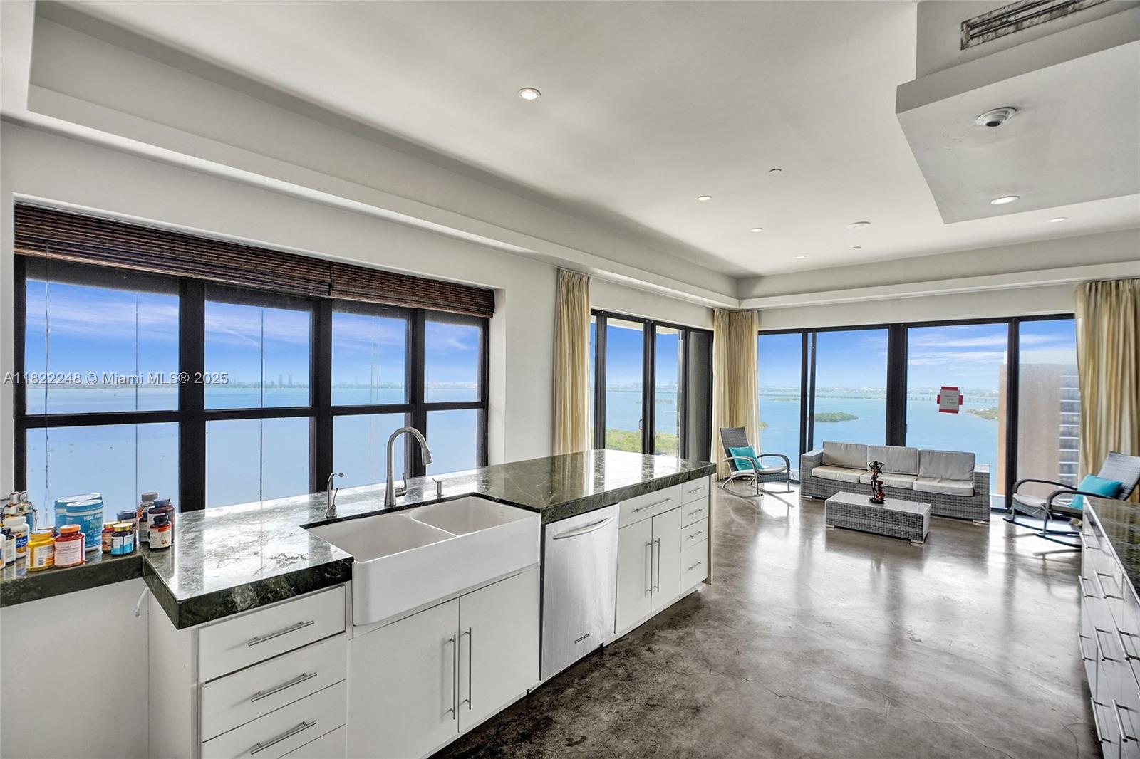 THE PALM BAY YACHT CLUB C - Residential