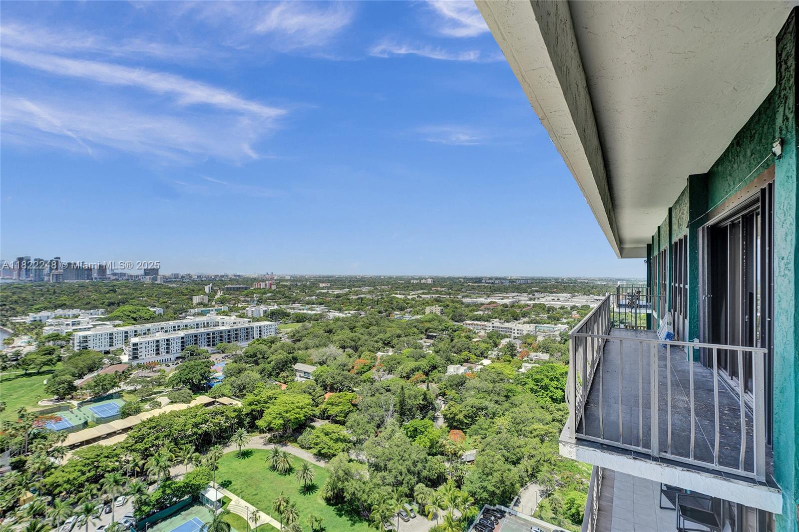 THE PALM BAY YACHT CLUB C - Residential