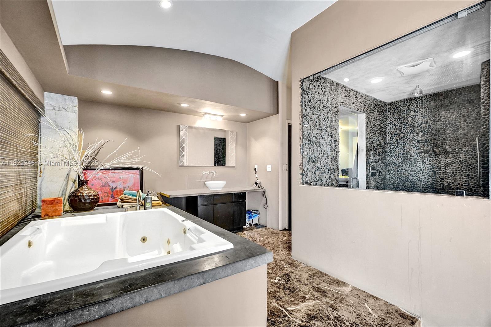 THE PALM BAY YACHT CLUB C - Residential