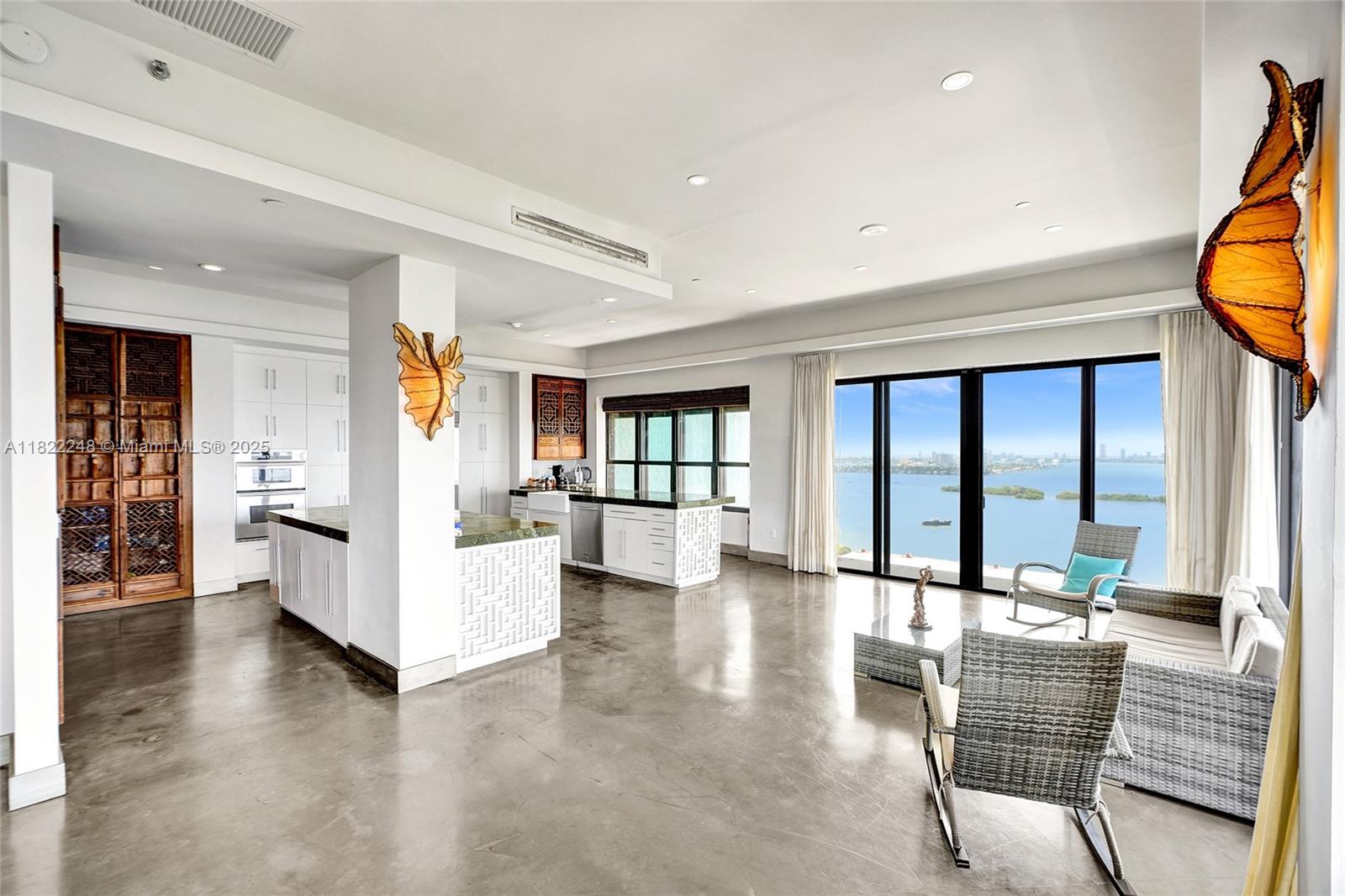 THE PALM BAY YACHT CLUB C - Residential