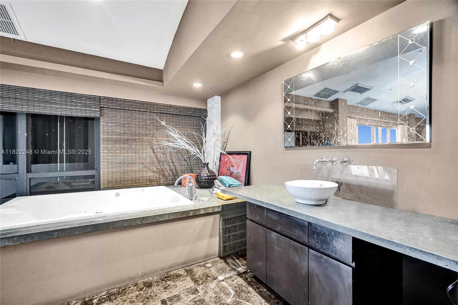 THE PALM BAY YACHT CLUB C - Residential