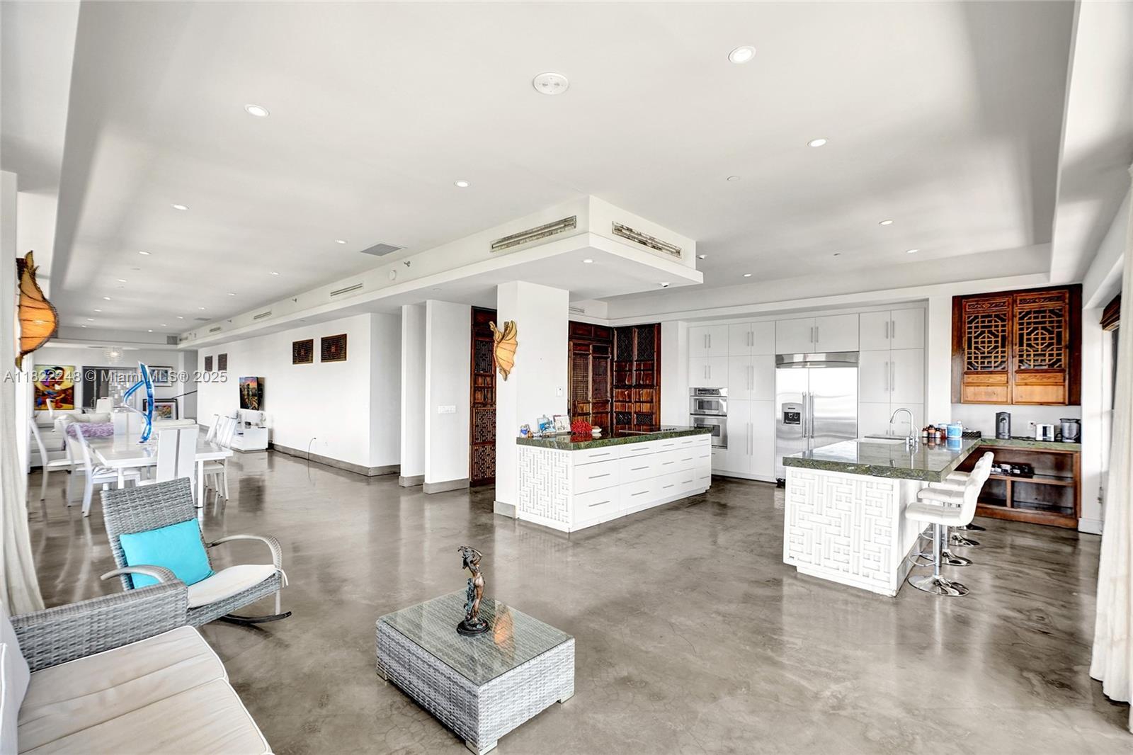 THE PALM BAY YACHT CLUB C - Residential