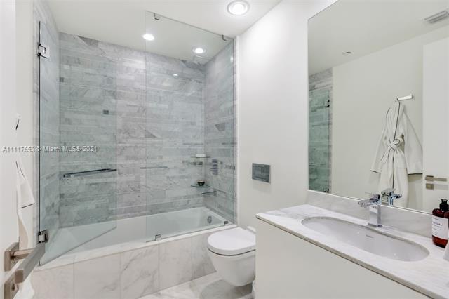 OCEANA BAL HARBOUR CONDO - Residential