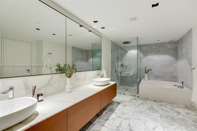 OCEANA BAL HARBOUR CONDO - Residential