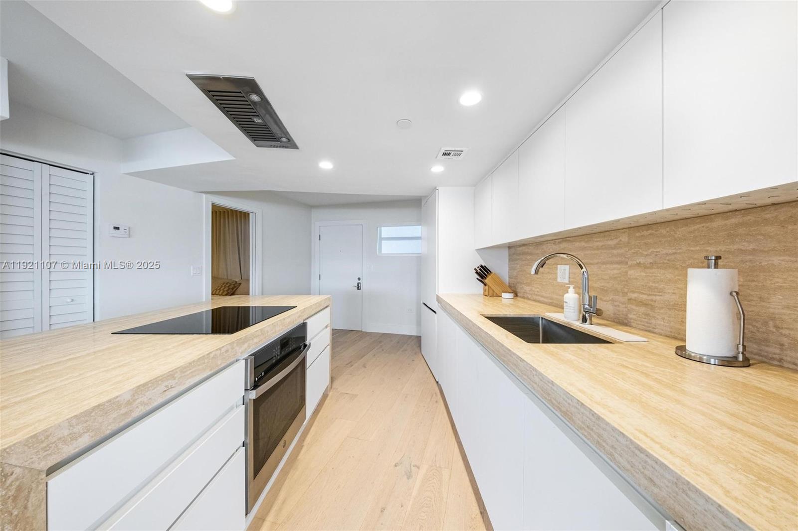 1881 Washington Ave 14F