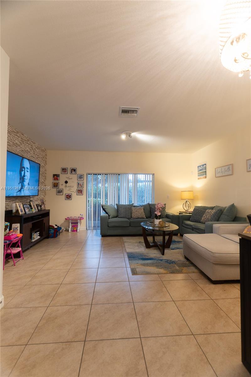 UNITED HOMES AT BELLA VIS - Residential