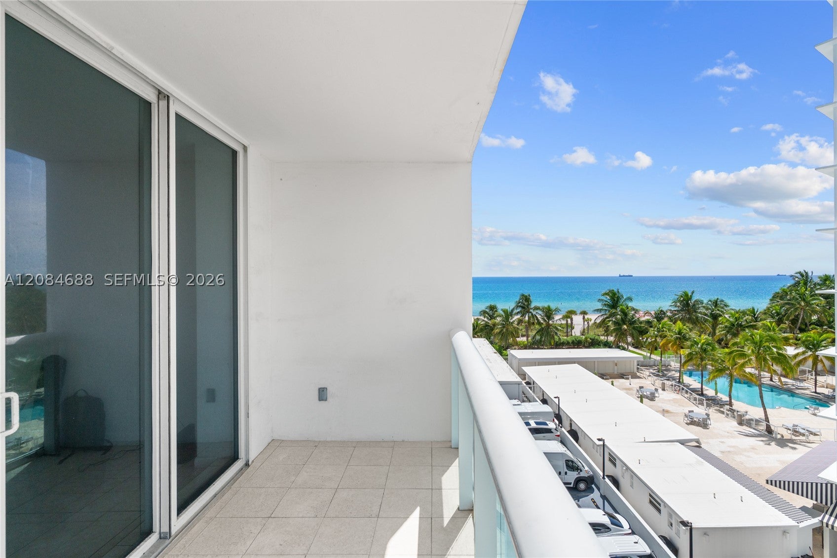 5001 Collins Ave 5E, Miami Beach, FL, 33140/$399,000 1 5001 Collins Ave 5E