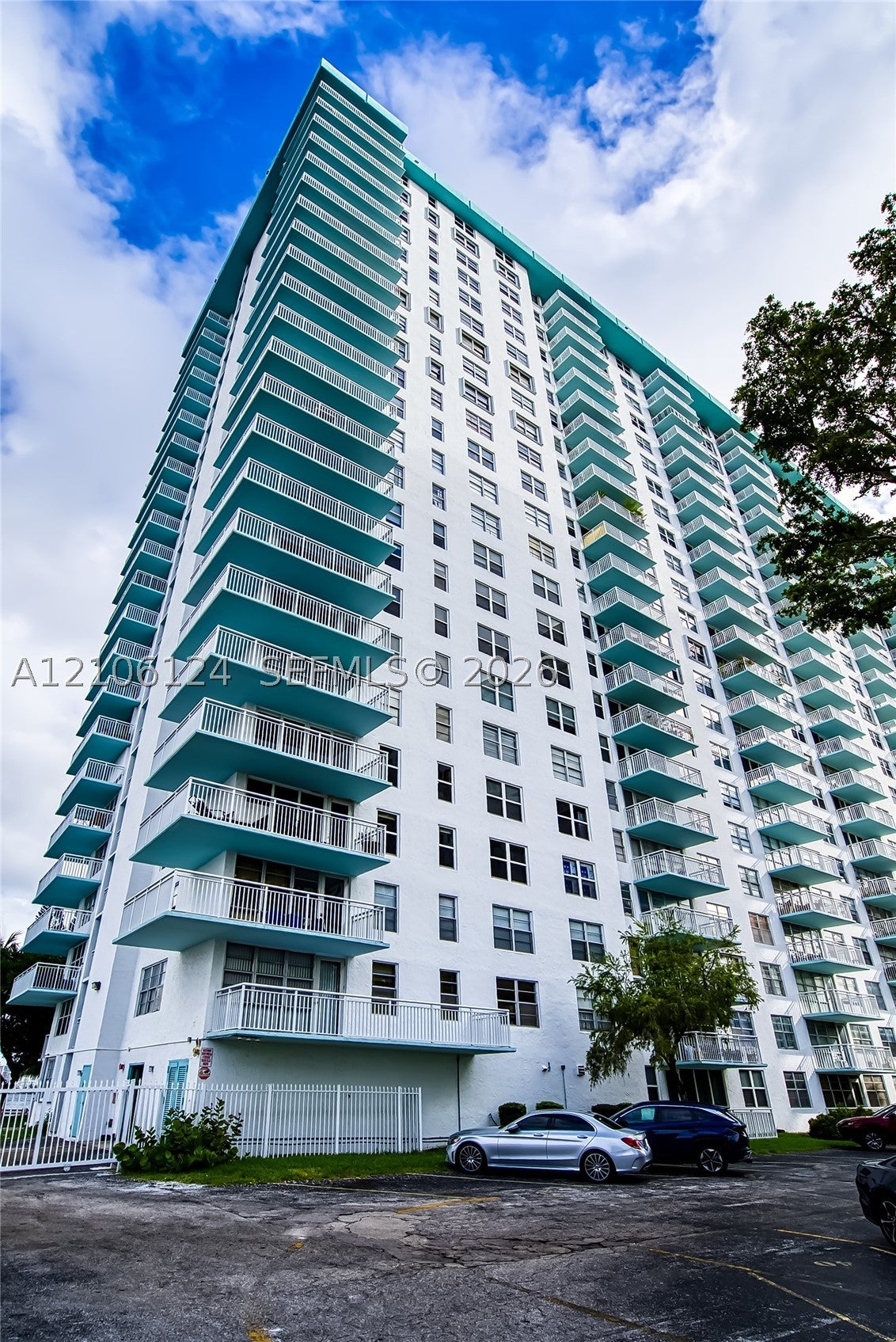 301 174th St 2208