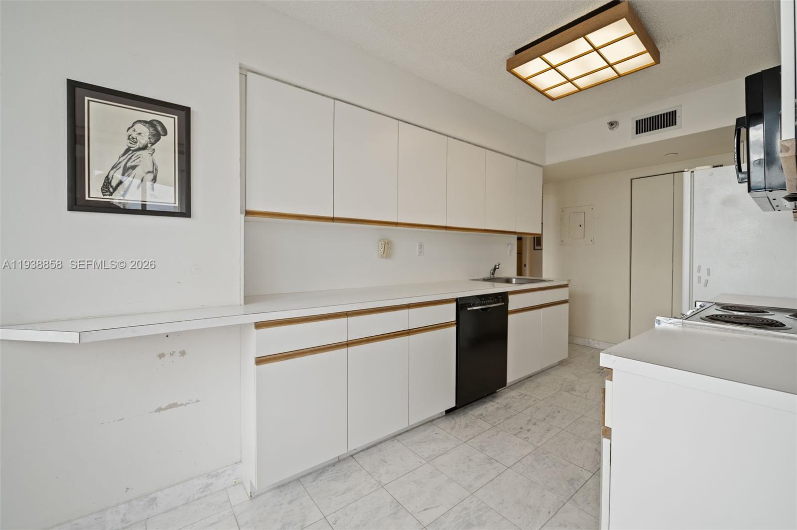 MYSTIC POINTE CONDO NO TW - Residential