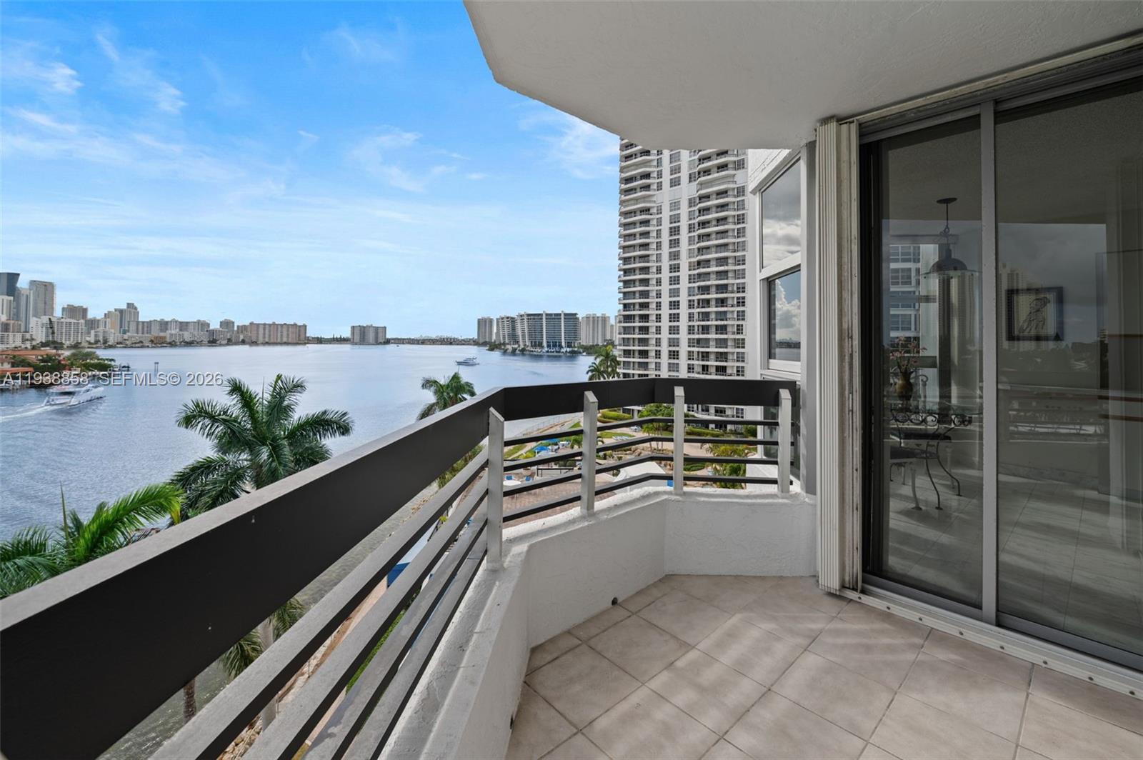 MYSTIC POINTE CONDO NO TW - Residential