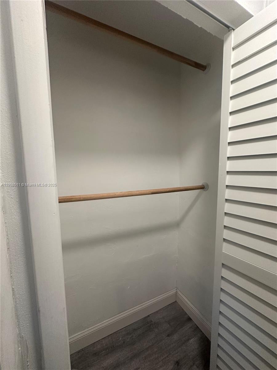 BISCAYNE LAKE GDN BLDG A - Residential Lease