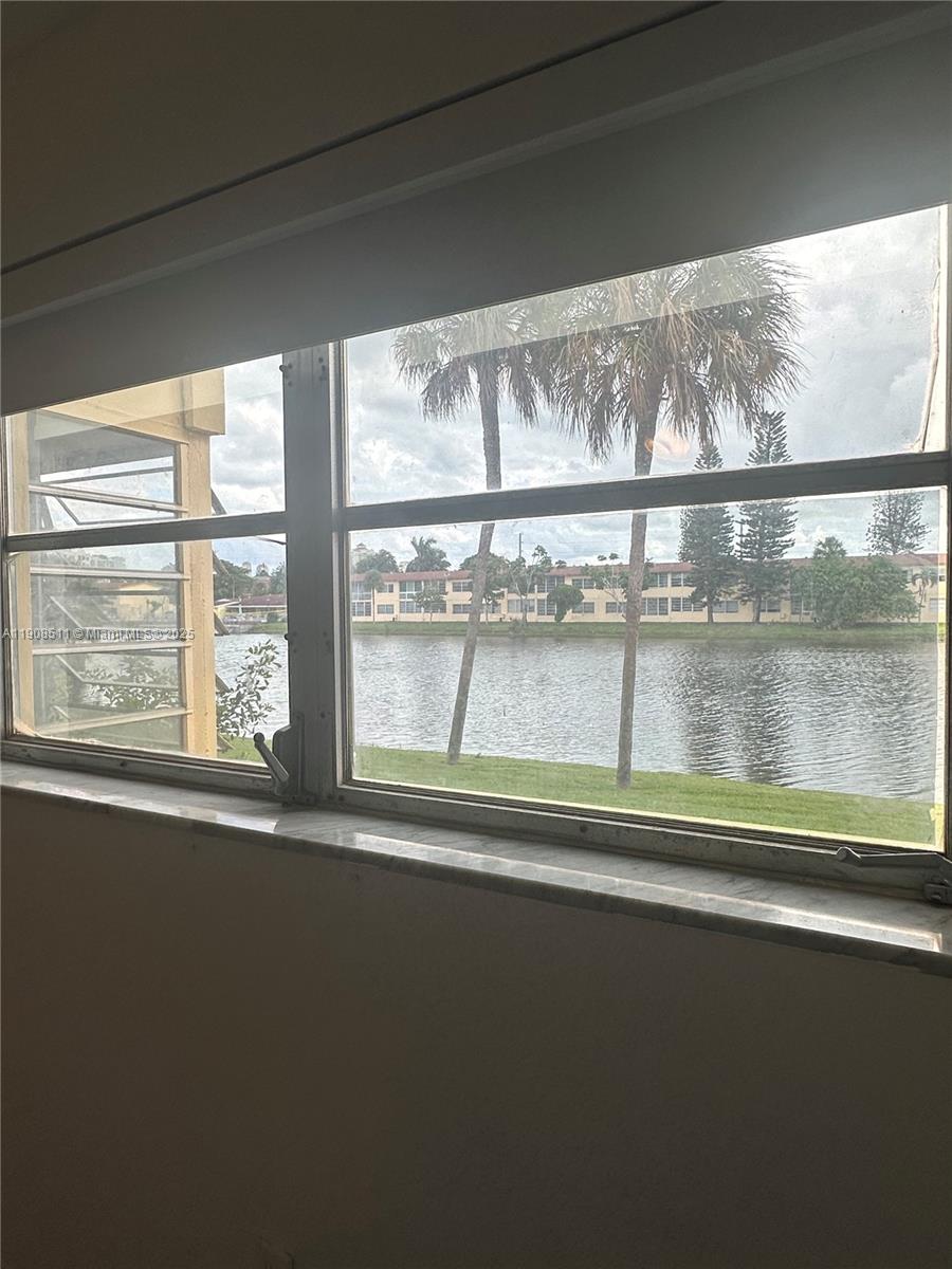 BISCAYNE LAKE GDN BLDG A - Residential Lease