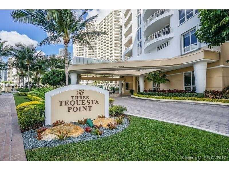 THREE TEQUESTA POINT COND - Residential