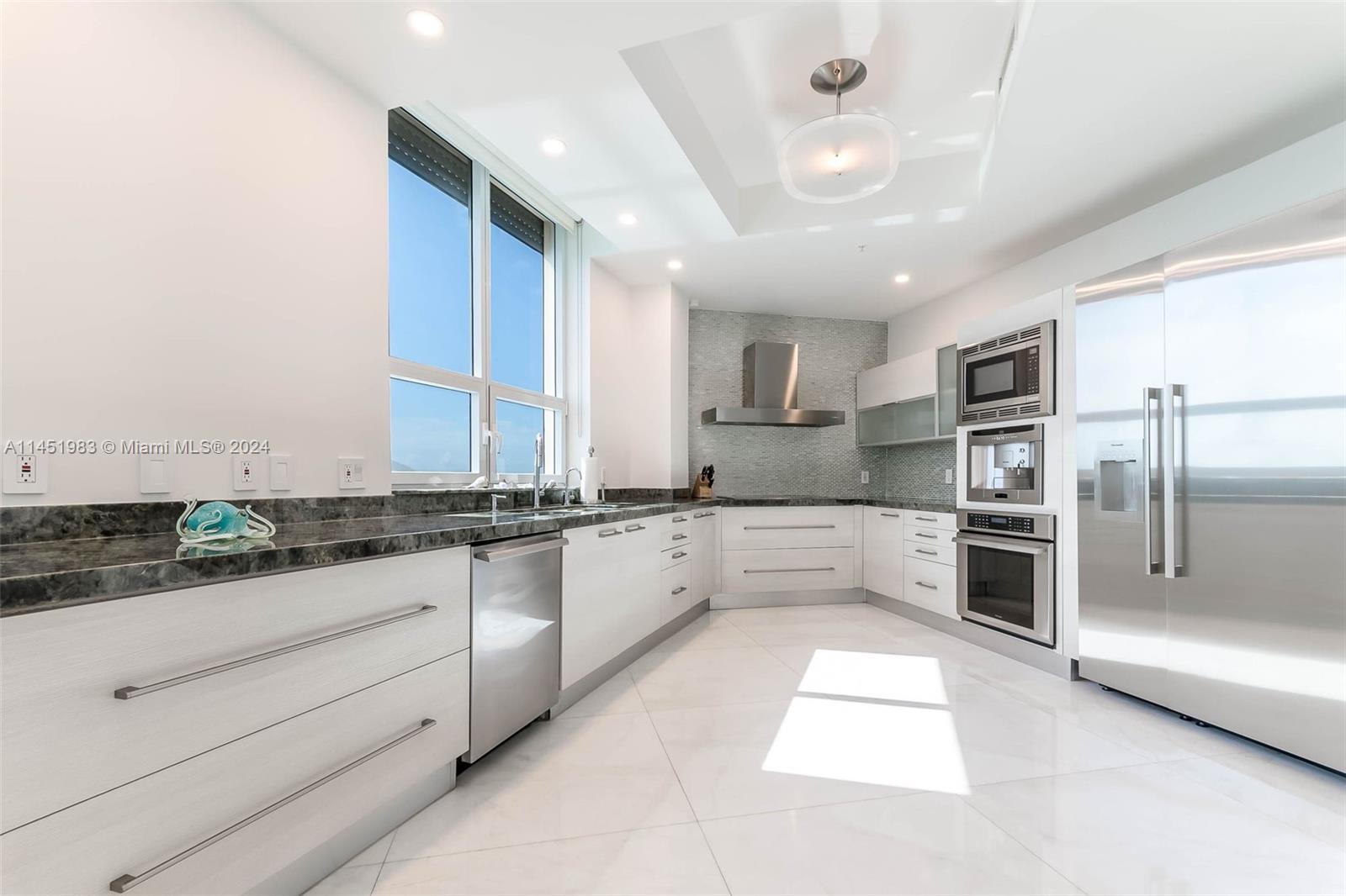 THREE TEQUESTA POINT COND - Residential