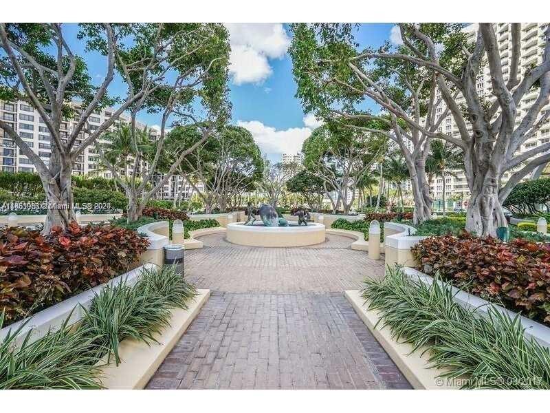 THREE TEQUESTA POINT COND - Residential