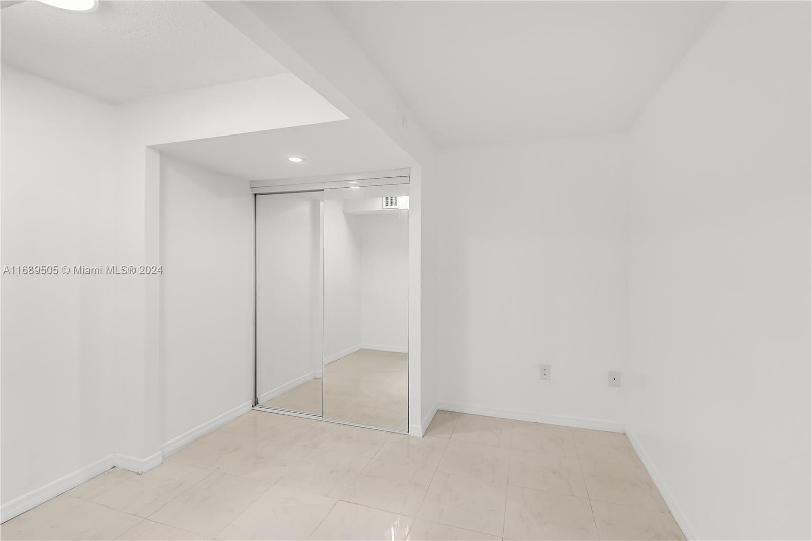 OCEAN POINT CONDO - Residential Lease