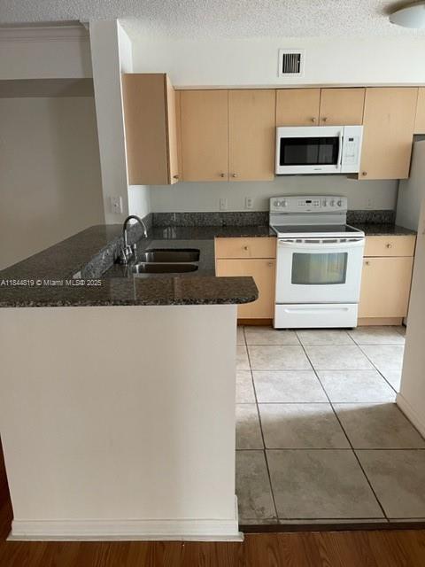 AVENTINE AT MIRAMAR CONDO - Residential