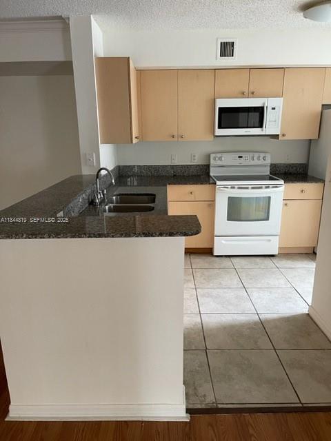 AVENTINE AT MIRAMAR CONDO - Residential