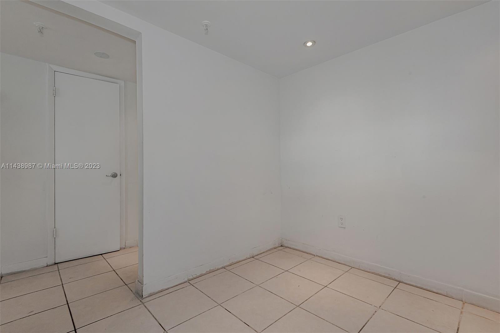 VENETIA CONDO - Residential