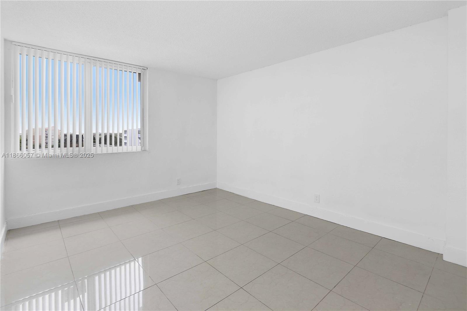 DADELAND PLACE CONDO - Residential