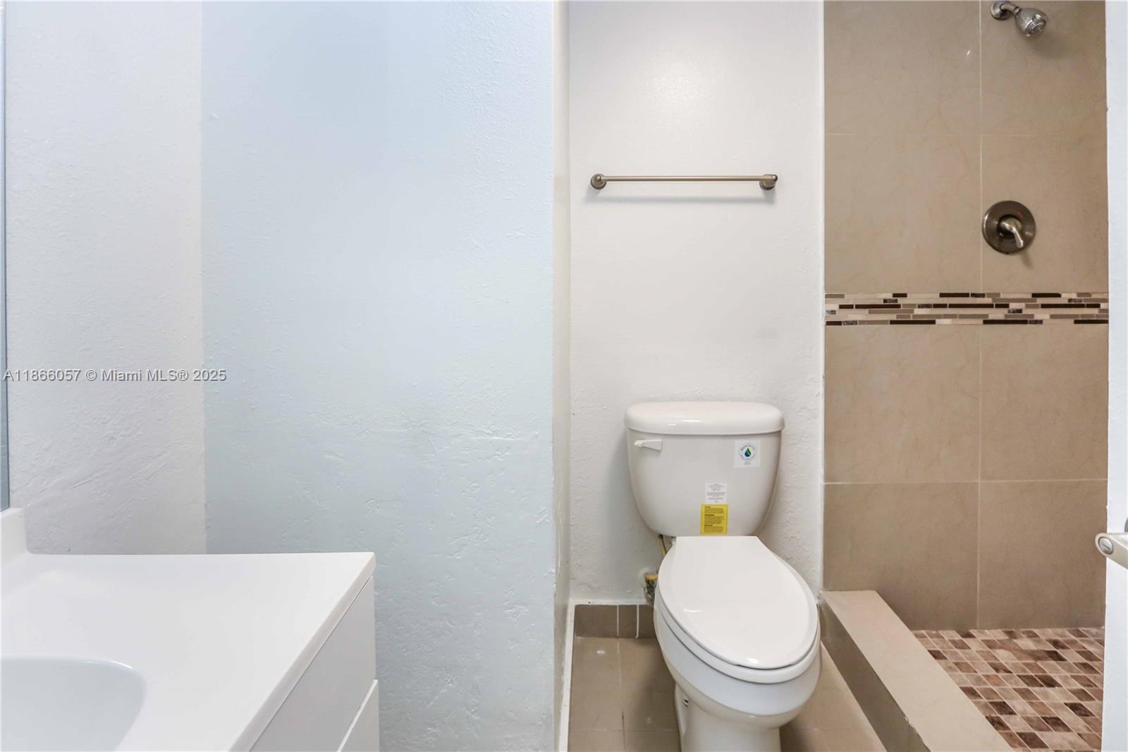 DADELAND PLACE CONDO - Residential