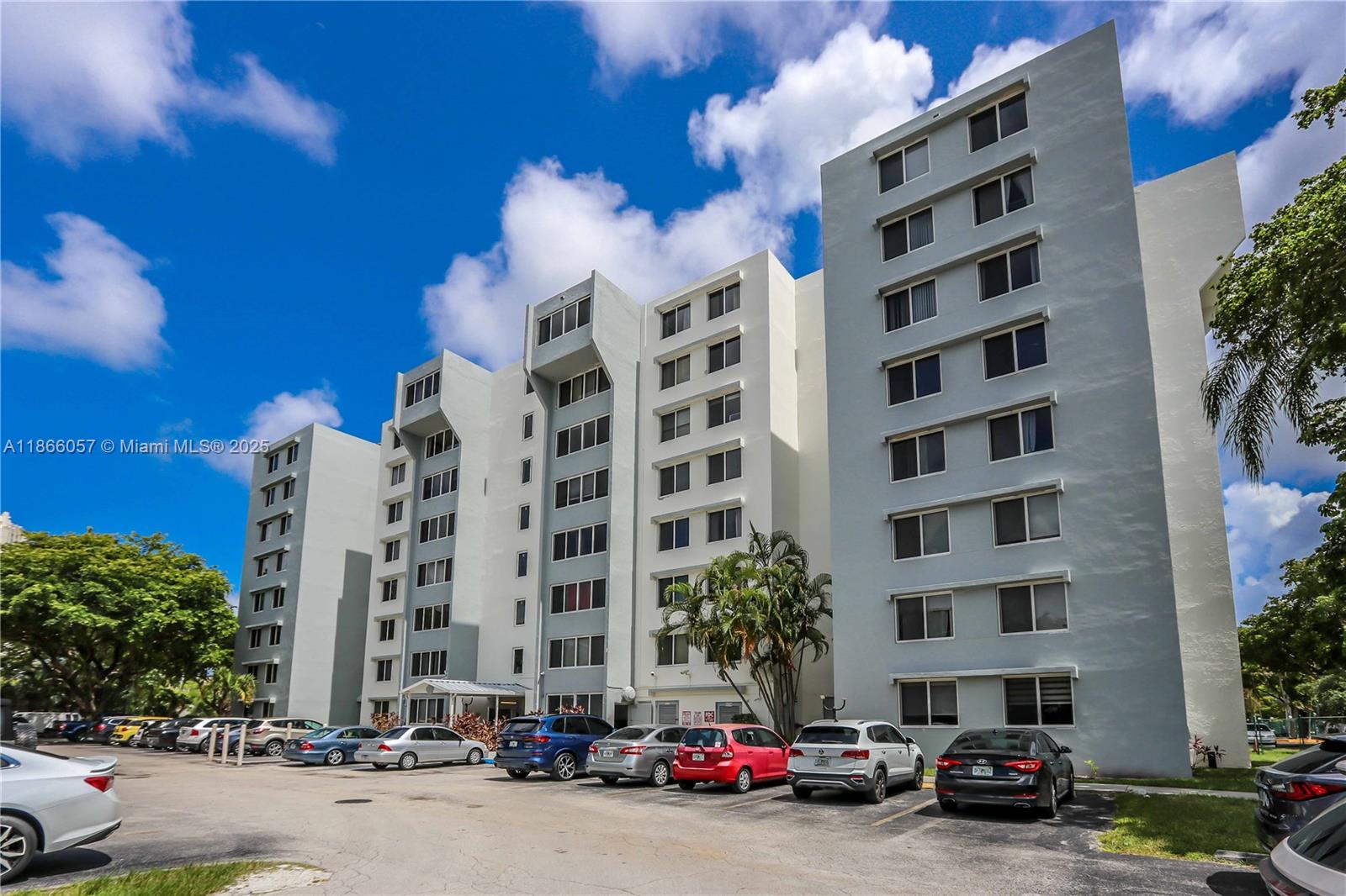 DADELAND PLACE CONDO - Residential