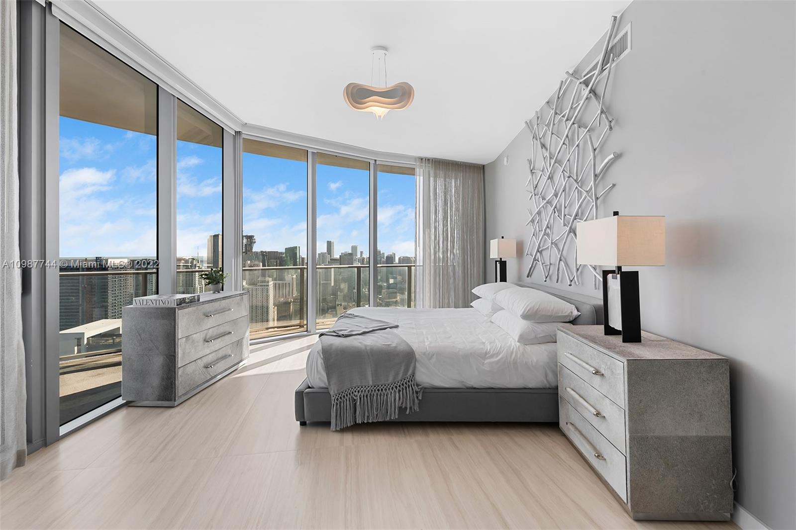 PARAMOUNT MIAMI - Residential