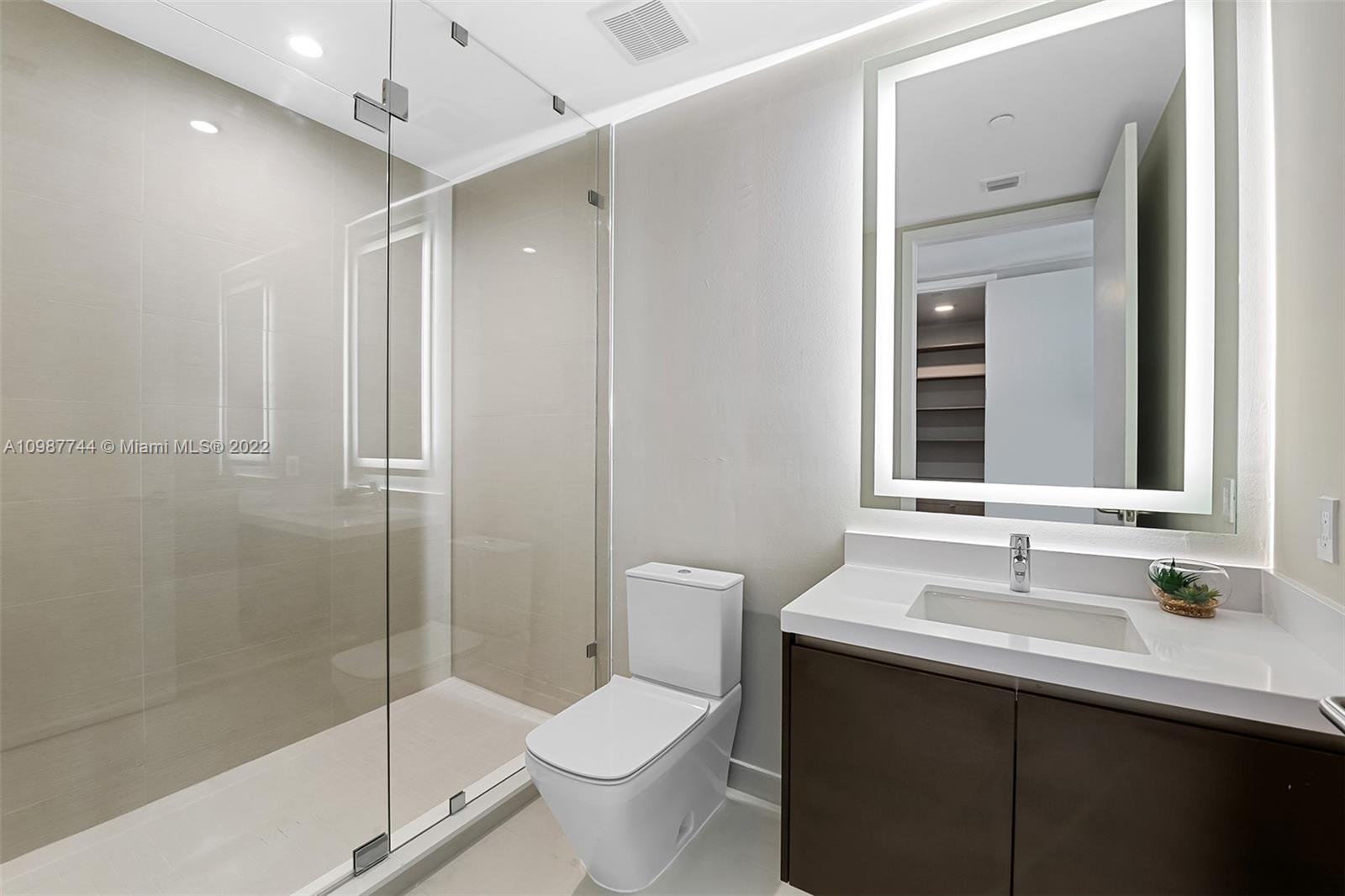 PARAMOUNT MIAMI - Residential