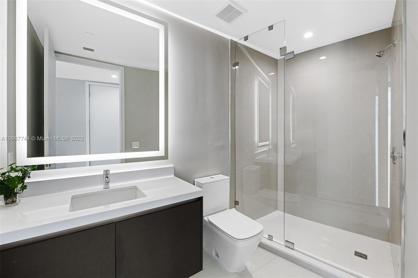 PARAMOUNT MIAMI - Residential