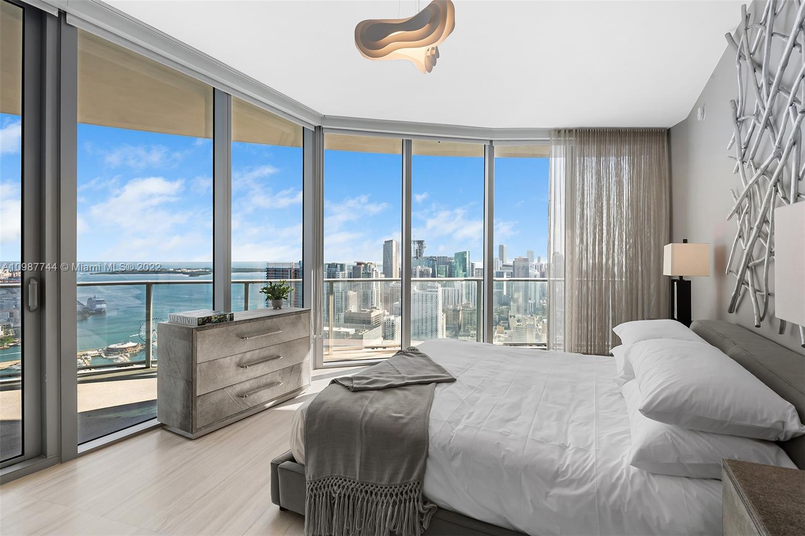 PARAMOUNT MIAMI - Residential