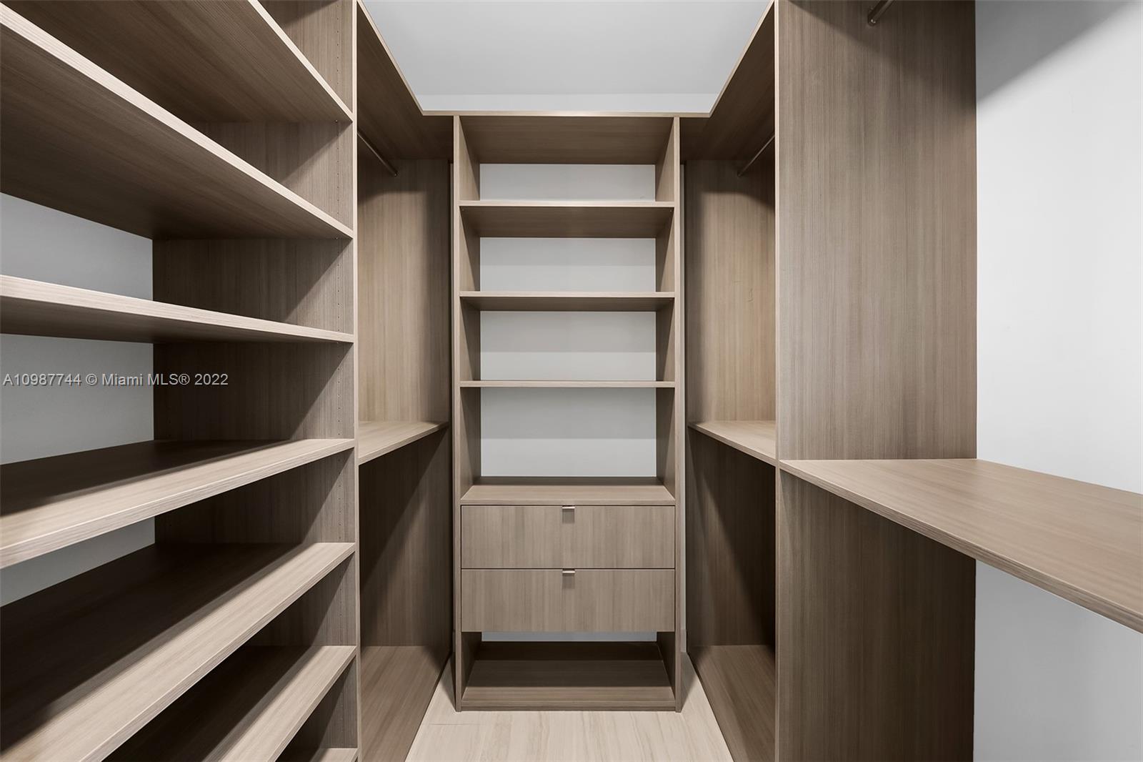 PARAMOUNT MIAMI - Residential