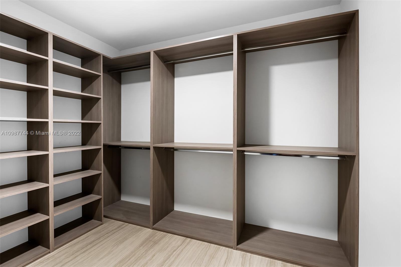 PARAMOUNT MIAMI - Residential