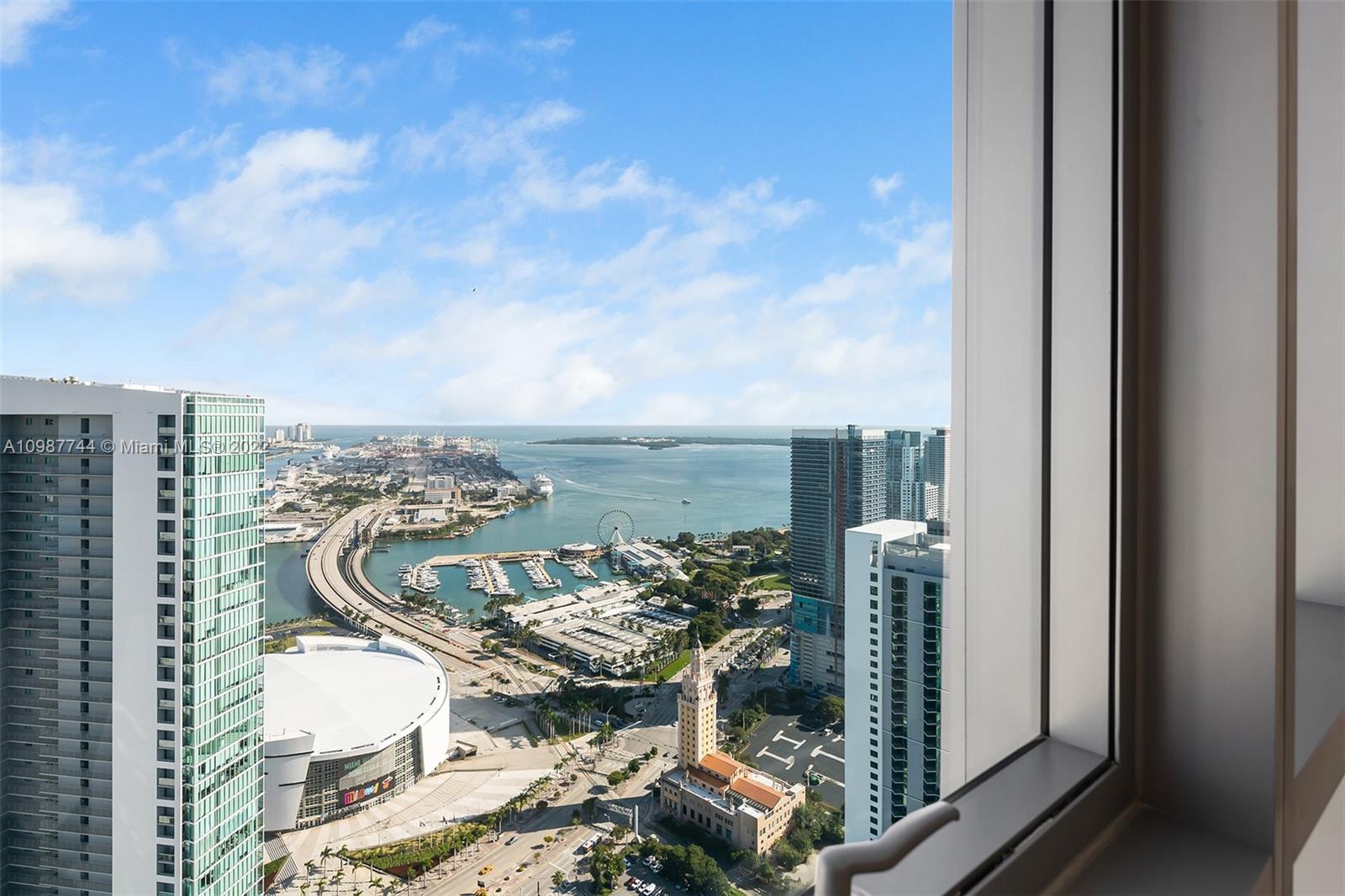 PARAMOUNT MIAMI - Residential