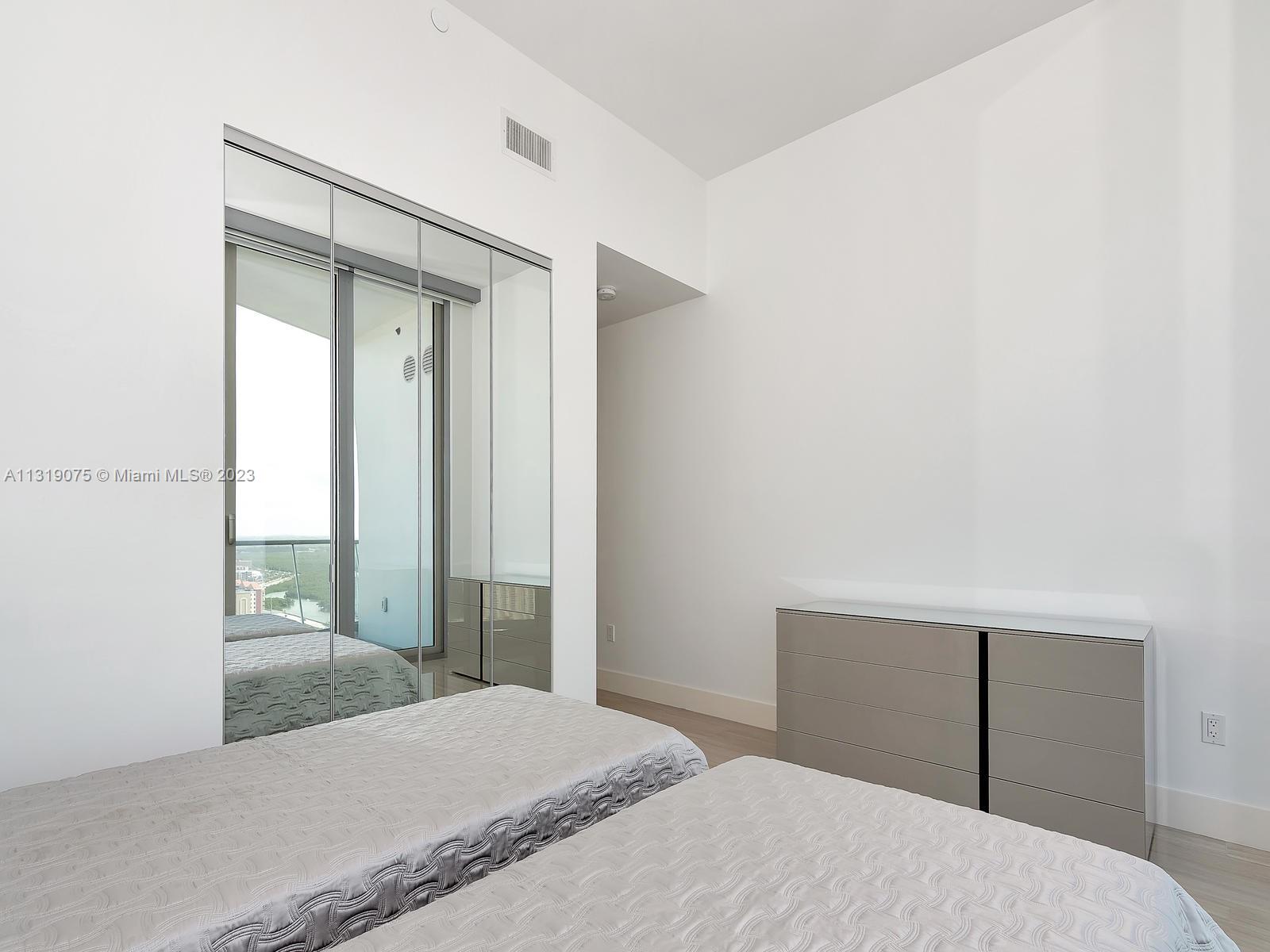 JADE SIGNATURE CONDO - Residential