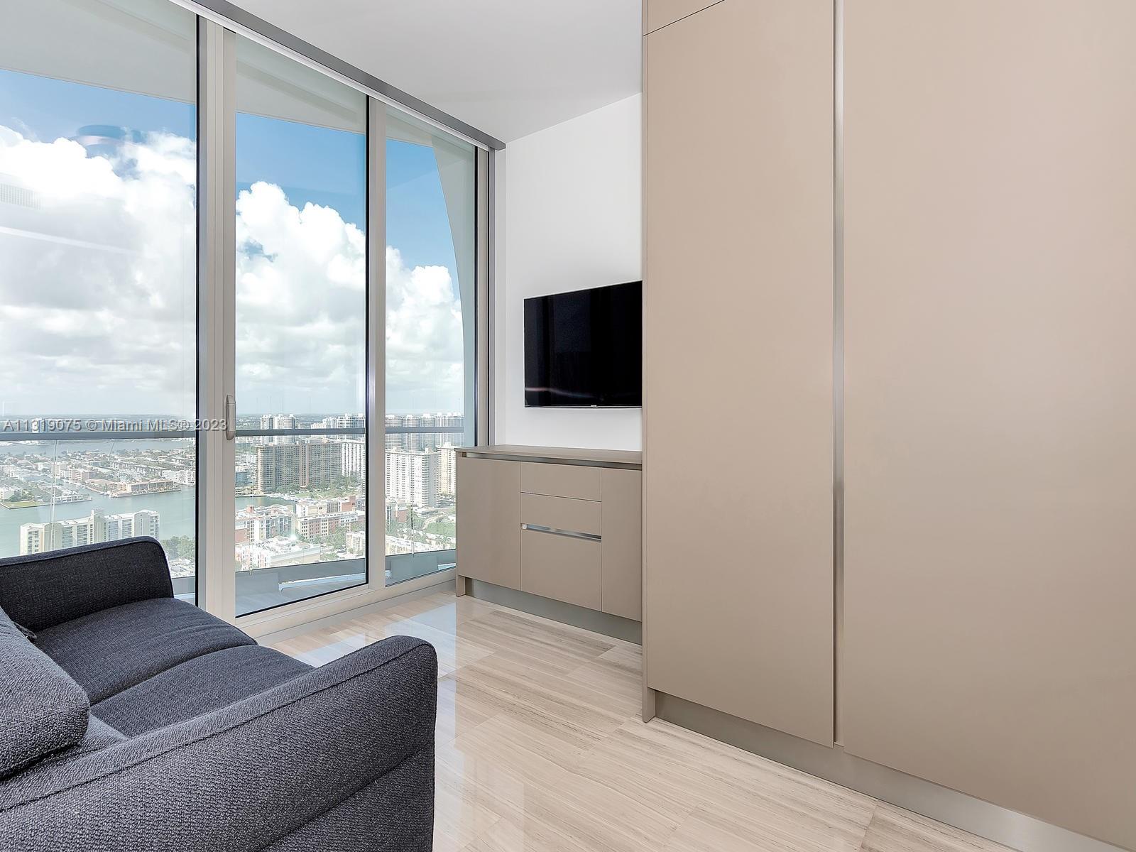 JADE SIGNATURE CONDO - Residential