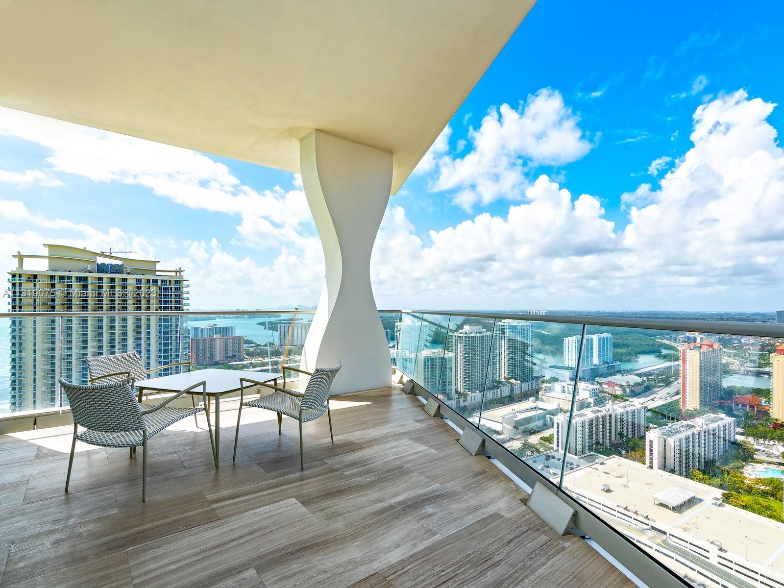 JADE SIGNATURE CONDO - Residential