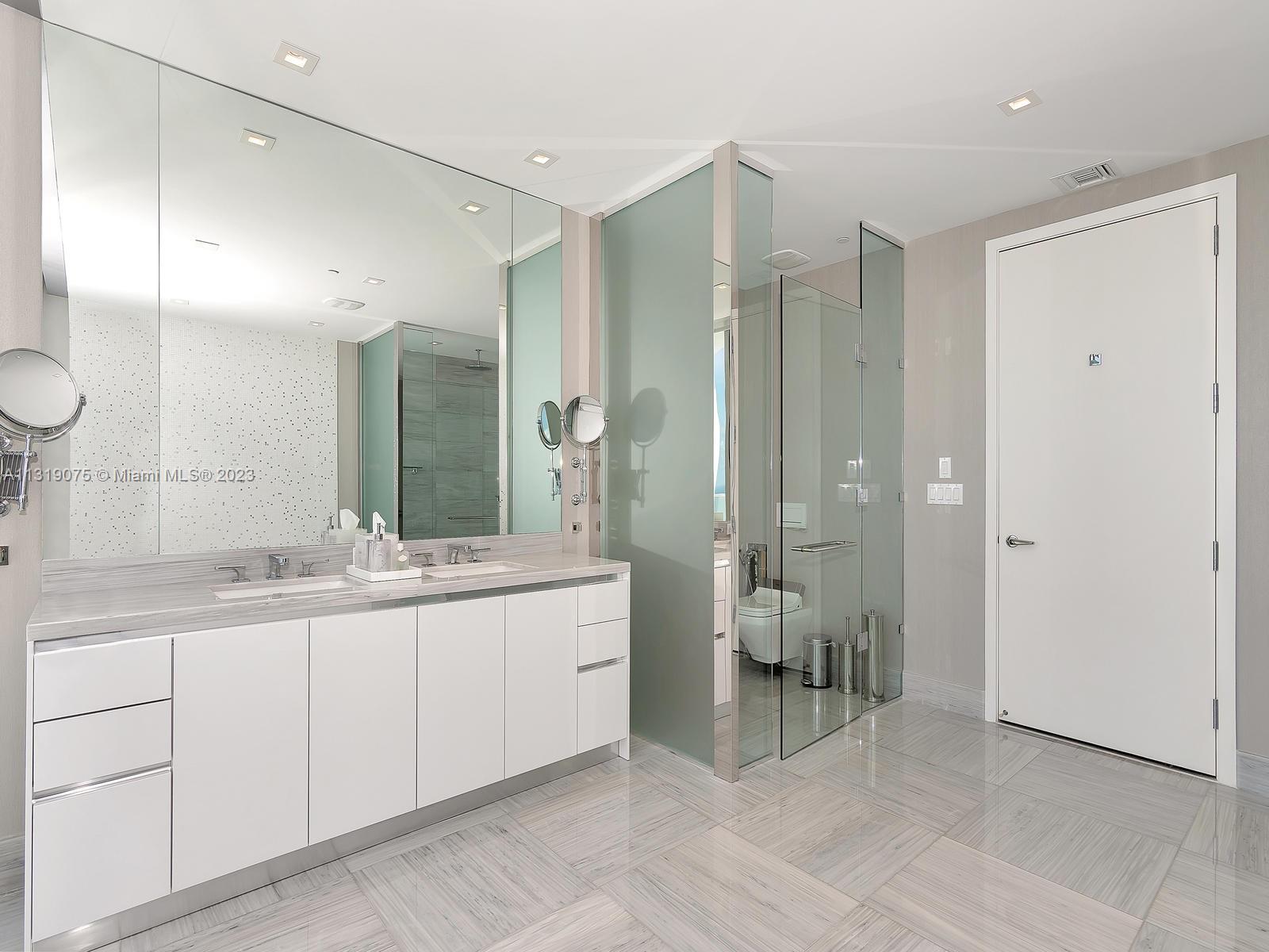 JADE SIGNATURE CONDO - Residential