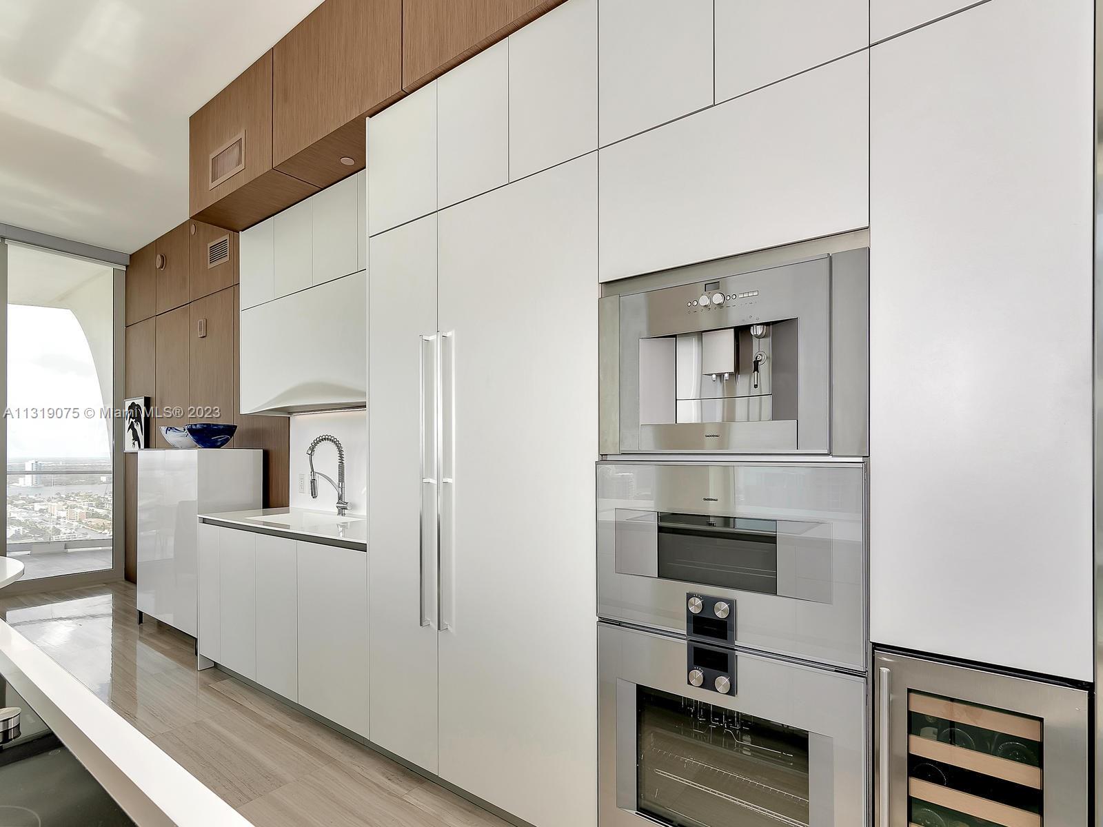 JADE SIGNATURE CONDO - Residential