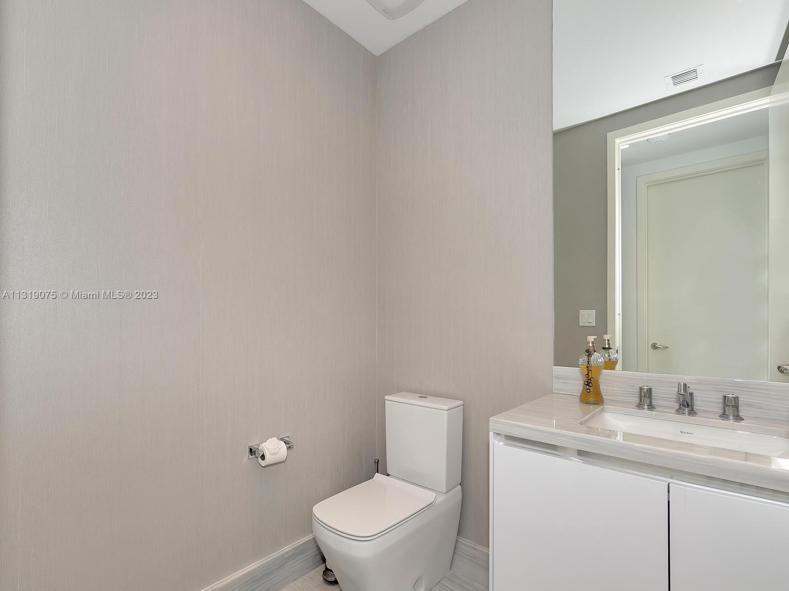 JADE SIGNATURE CONDO - Residential