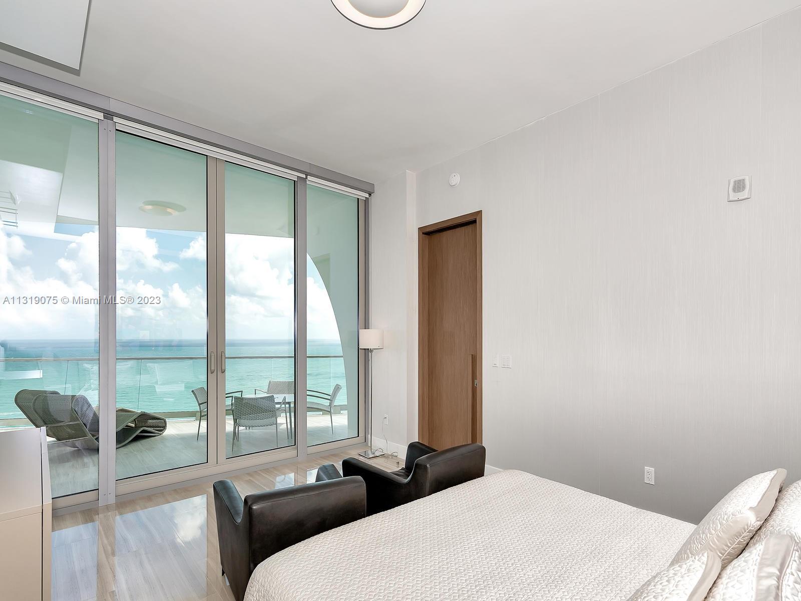 JADE SIGNATURE CONDO - Residential