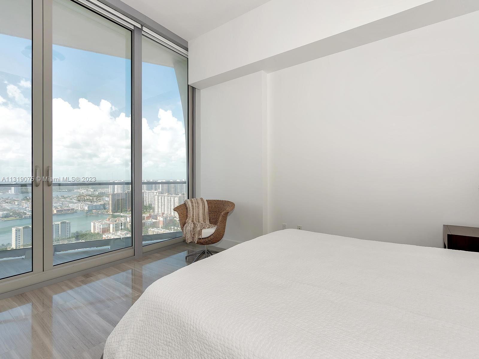 JADE SIGNATURE CONDO - Residential