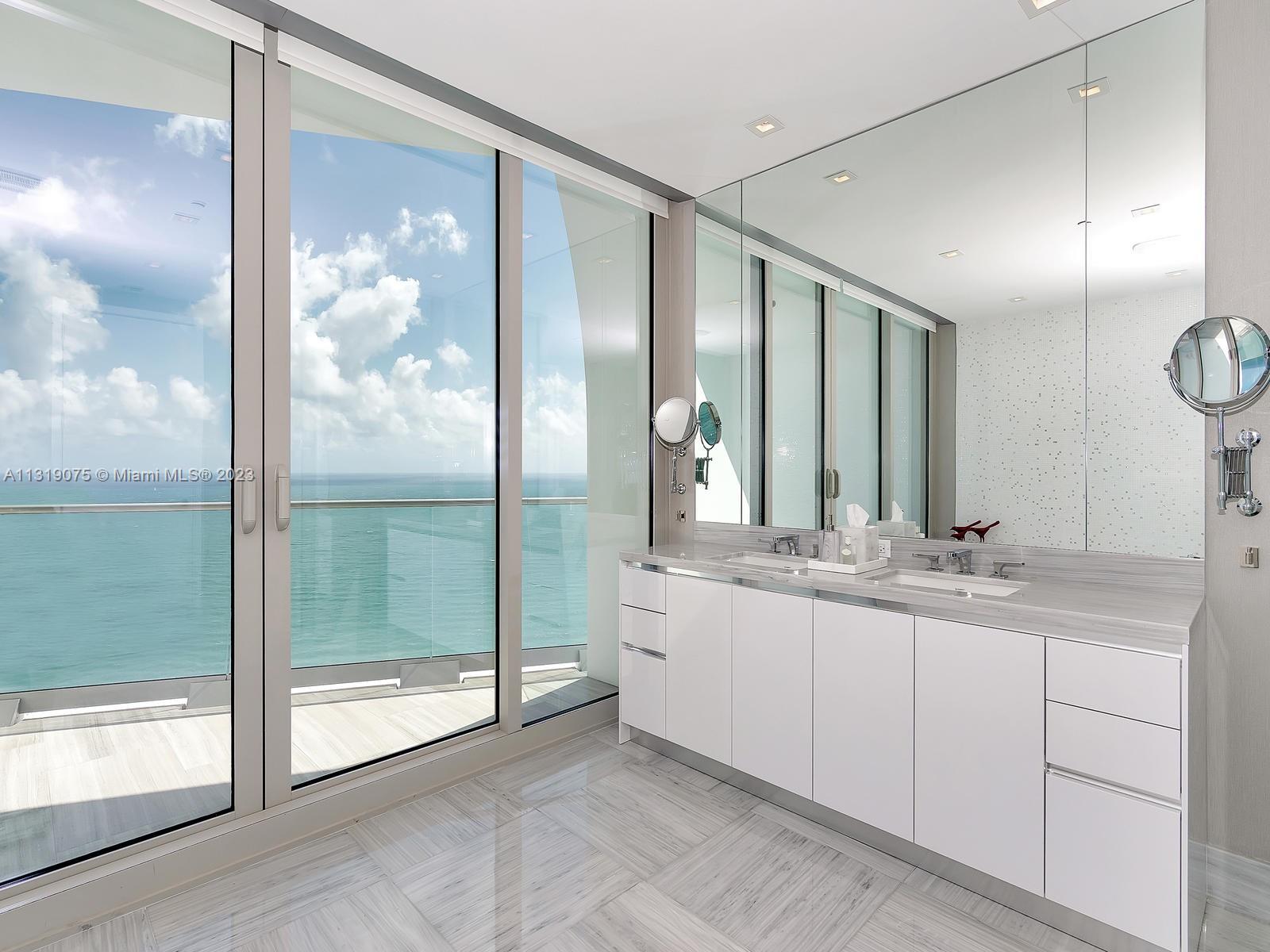 JADE SIGNATURE CONDO - Residential